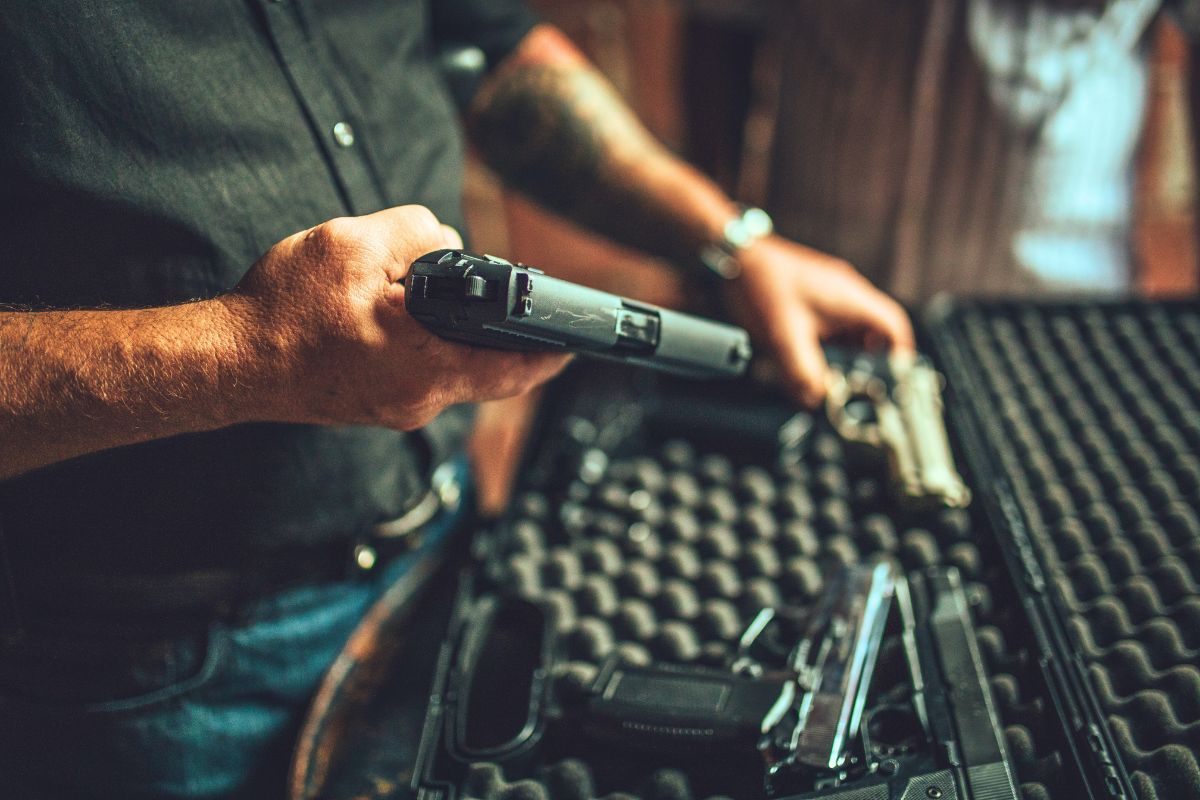 Kompletny poradnik jak kupić używaną broń palną bezpiecznie